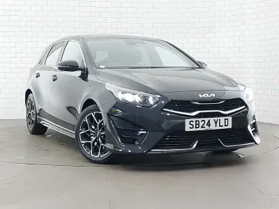 Begagnad Kia Ceed GT-Line 138 HK (101 kW) 2024 Svart Halvkombi