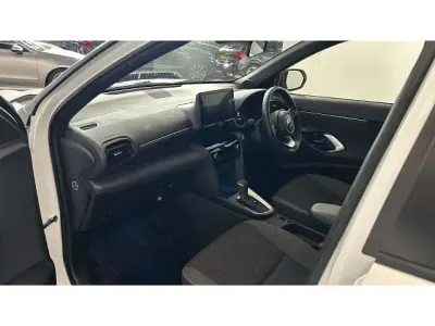 Usado Toyota Yaris Cross Design 116 HP (85 kW) 2023 Branco SUV