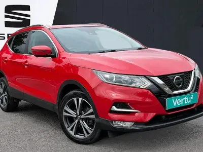 Used Nissan Qashqai N-Connecta 116 HP (85 kW) 2018 Red SUV