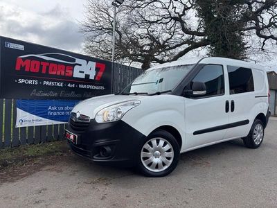 Used Vauxhall Combo 95 HP (69 kW) 2017 White MPV
