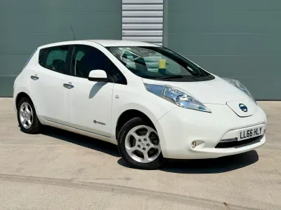 Used Nissan Leaf Acenta 80 kW (109 HP) 2016 White Hatchback