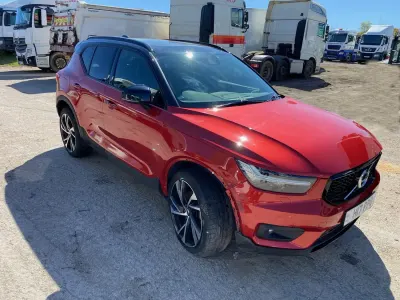 Usado Volvo XC40 R-Design Pro 2021 Vermelho SUV