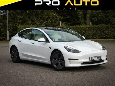 Używany Tesla Model 3 Long Range AWD 366 kW (498 KM) 2021 Biały Sedan/Limuzyna