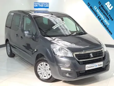 Used Peugeot TePee Active 100 HP (73 kW) 2016 Grey MPV