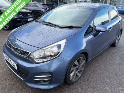 Begagnad Kia Rio 89 HK (65 kW) 2016 Blå Halvkombi
