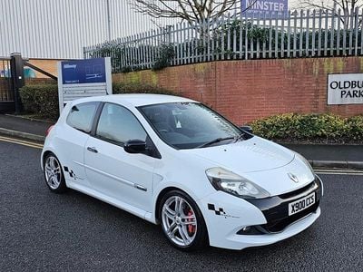 Used Renault Clio II 200 HP (147 kW) 2010 White Hatchback