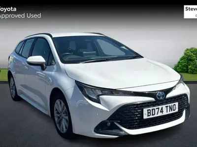 Used Toyota Corolla 140 HP (102 kW) 2024 White Estate