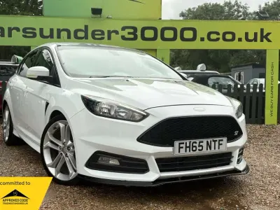 Used Ford Focus ST 185 HP (136 kW) 2015 White Hatchback