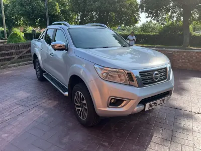 Used Nissan Navara Tekna 190 HP (139 kW) 2019 Silver Pickup