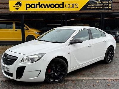 White Used 2010 Vauxhall Insignia Sedan | £8,000