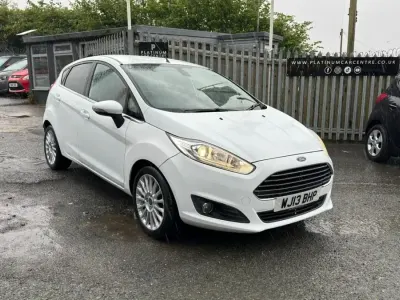 Usado Ford Fiesta Titanium 2013 Branco Citadino