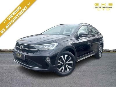 Begagnad VW Taigo Life 2022 Svart SUV