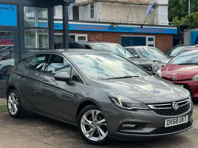 Used Vauxhall Astra SRi 200 HP (147 kW) 2018 Grey Hatchback