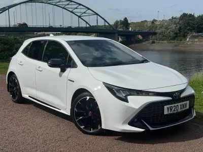 Used Toyota Corolla Sport 122 HP (89 kW) 2020 White Hatchback