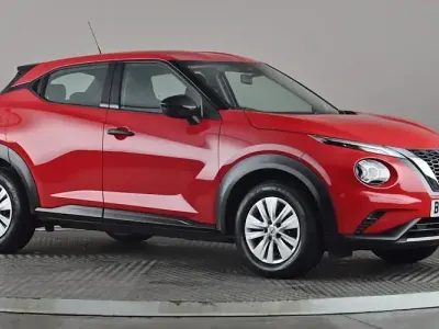 Usado Nissan Juke Visia 114 CV (83 kW) 2023 Rojo SUV