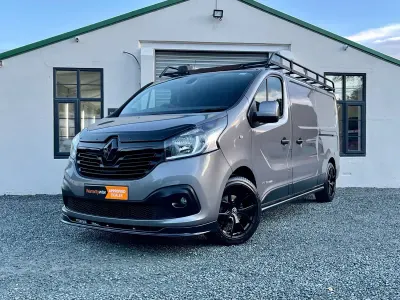 Usado Renault Trafic 2019 Gris Monovolumen