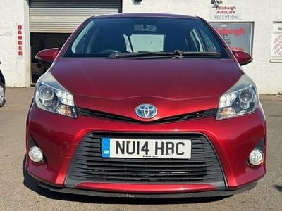 Used Toyota Yaris Plus 101 HP (74 kW) 2014 Red Hatchback
