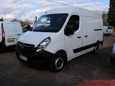 Second-hand Vauxhall Movano Edition 135 CP (99 kW) 2019 Alb Monovolum