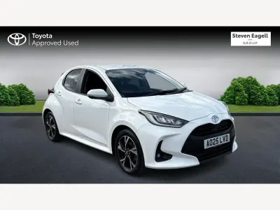 Used Toyota Yaris Hybrid Design 2025 White Hatchback