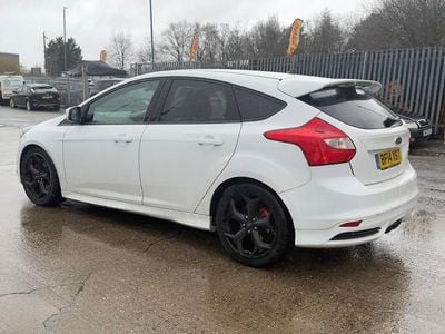 Used Ford Focus ST 2014 White Hatchback