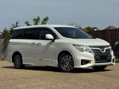 Usado Nissan Elgrand Premium Edition 2018 Blanco Monovolumen