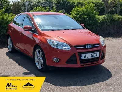 Second-hand Ford Focus Titanium X 125 CP (91 kW) 2011 Roșu Hatchback