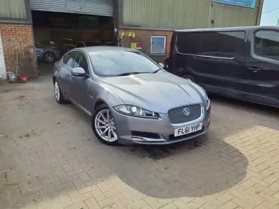 Begagnad Jaguar XF Luxury 190 HK (139 kW) 2011 Grå Sedan