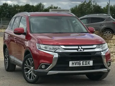 Used Mitsubishi Outlander 150 HP (110 kW) 2016 Red SUV