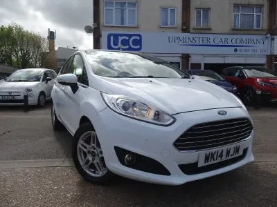 Used Ford Fiesta Zetec 100 HP (73 kW) 2014 White Hatchback
