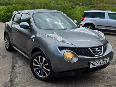 Begagnad Nissan Juke Tekna 110 HK (80 kW) 2013 Grå SUV