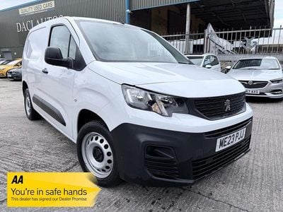 Used Peugeot Partner Premium 2023 White MPV