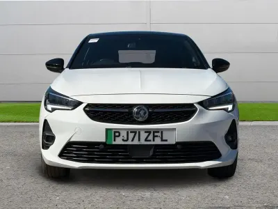 Second-hand Vauxhall Corsa-e SRi 98 kW (134 CP) 2022 Alb Hatchback