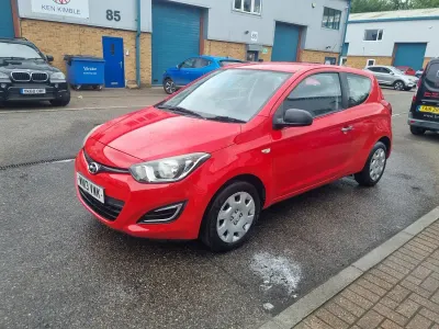 Used Hyundai i20 Classic 86 HP (63 kW) 2013 Red Hatchback