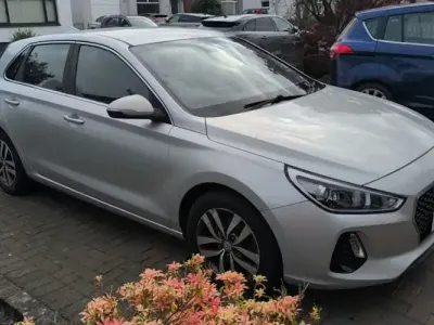 Begagnad Hyundai i30 SE 110 HK (80 kW) 2017 Silver Halvkombi