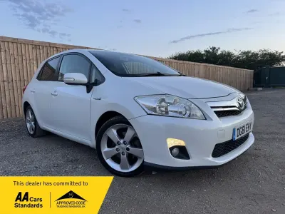 Used Toyota Auris Hybrid