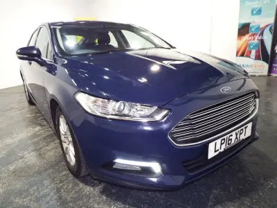 Used Ford Mondeo Zetec 120 HP (88 kW) 2016 Blue Hatchback
