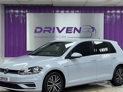 Silver Used 2018 VW Golf VII SE Hatchback | £11,500 (Fair price)