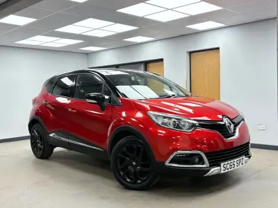Używany Renault Captur Signature 90 KM (66 kW) 2015 Czerwony SUV