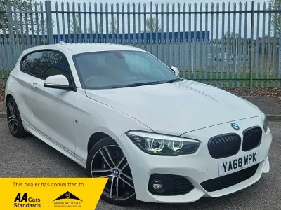 Begagnad BMW 118 M Sport 136 HK (100 kW) 2018 Vit Halvkombi