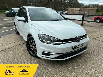 Begagnad VW Golf VII SE 2017 Vit Halvkombi