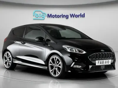 Begagnad Ford Fiesta ST-Line 100 HK (73 kW) 2018 Svart Halvkombi