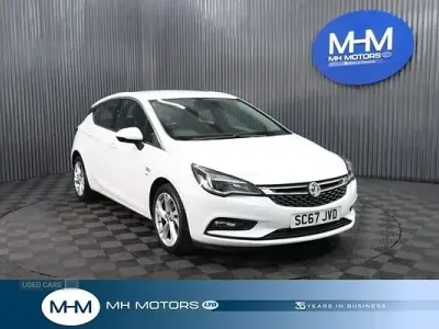 Used Vauxhall Astra SRi 2018 White Hatchback