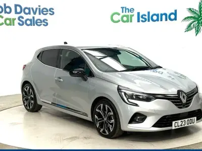 Used Renault Clio Techno 145 HP (106 kW) 2023 Silver Hatchback