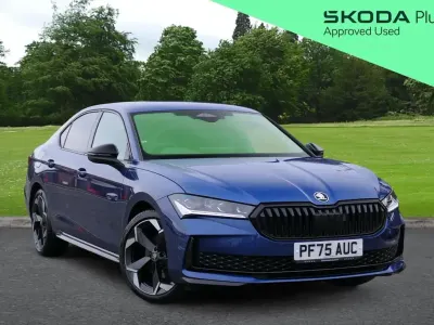 Second-hand Skoda Superb SportLine 150 CP (110 kW) 2026 Albastru Hatchback