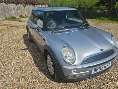 Usado Mini ONE Hatch 2002 Plateado Utilitario