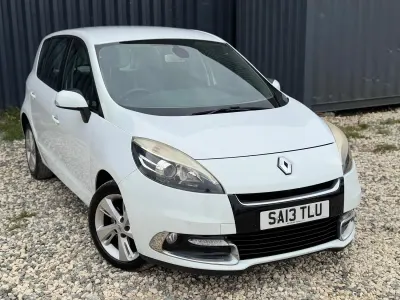 Used Renault Scénic III Dynamique 2013 White MPV
