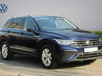 Used VW Tiguan Allspace Life 150 HP (110 kW) 2024 Blue SUV