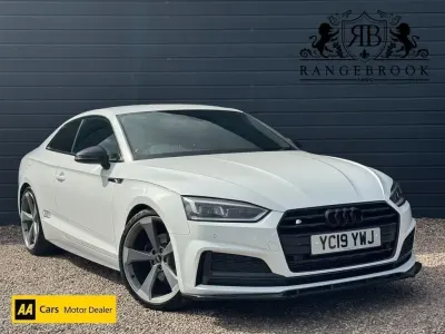 Używany Audi A5 Black Edition 190 KM (139 kW) 2019 Biały Coupe