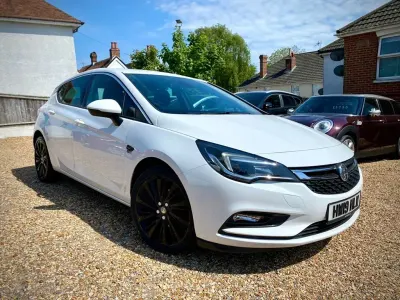 Second-hand Vauxhall Astra 150 CP (110 kW) 2019 Alb Hatchback