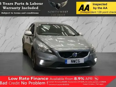 Gebraucht Volvo V40 R-Design 120 PS (88 kW) 2015 Grau Kleinwagen